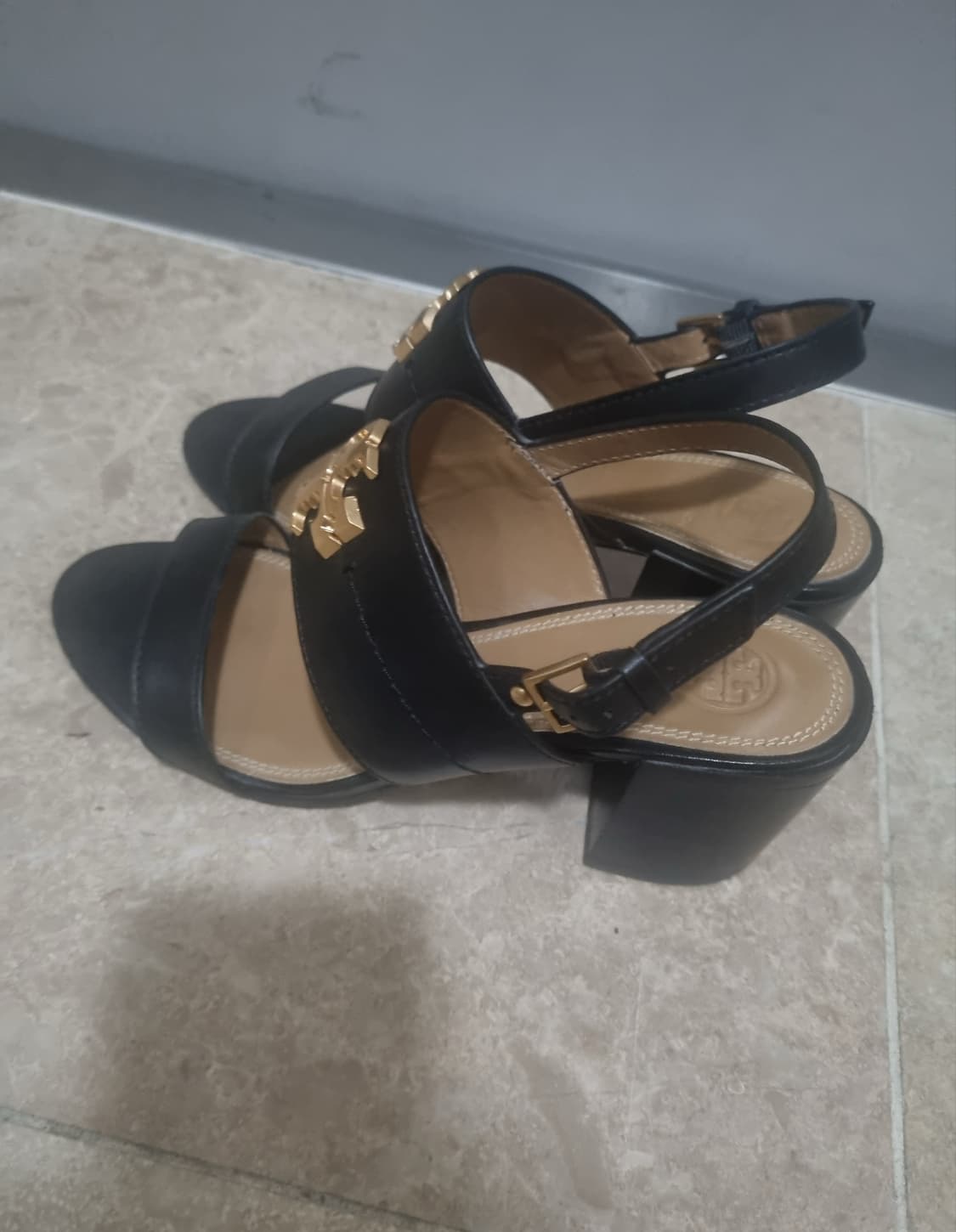 👠토리버치 블랙 샌들힐 가죽 상품이미지6