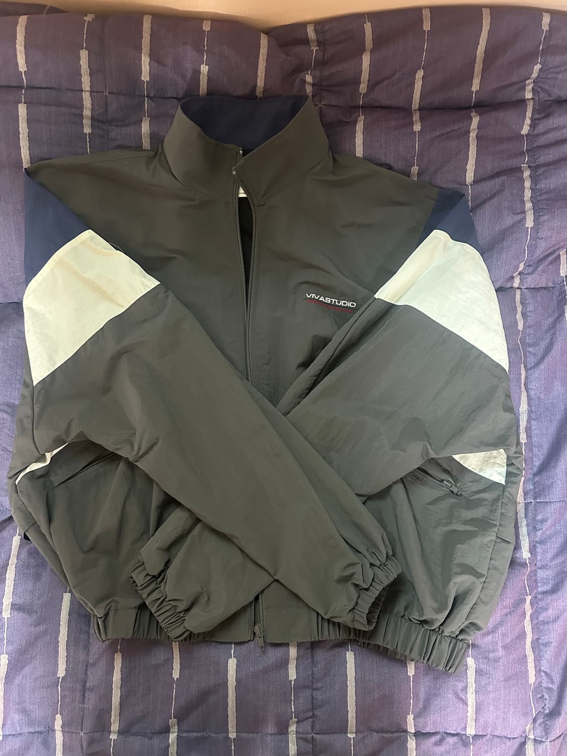 비바스튜디오 TRACK JACKET KS [CHARCOAL] 바람막이 상품이미지4