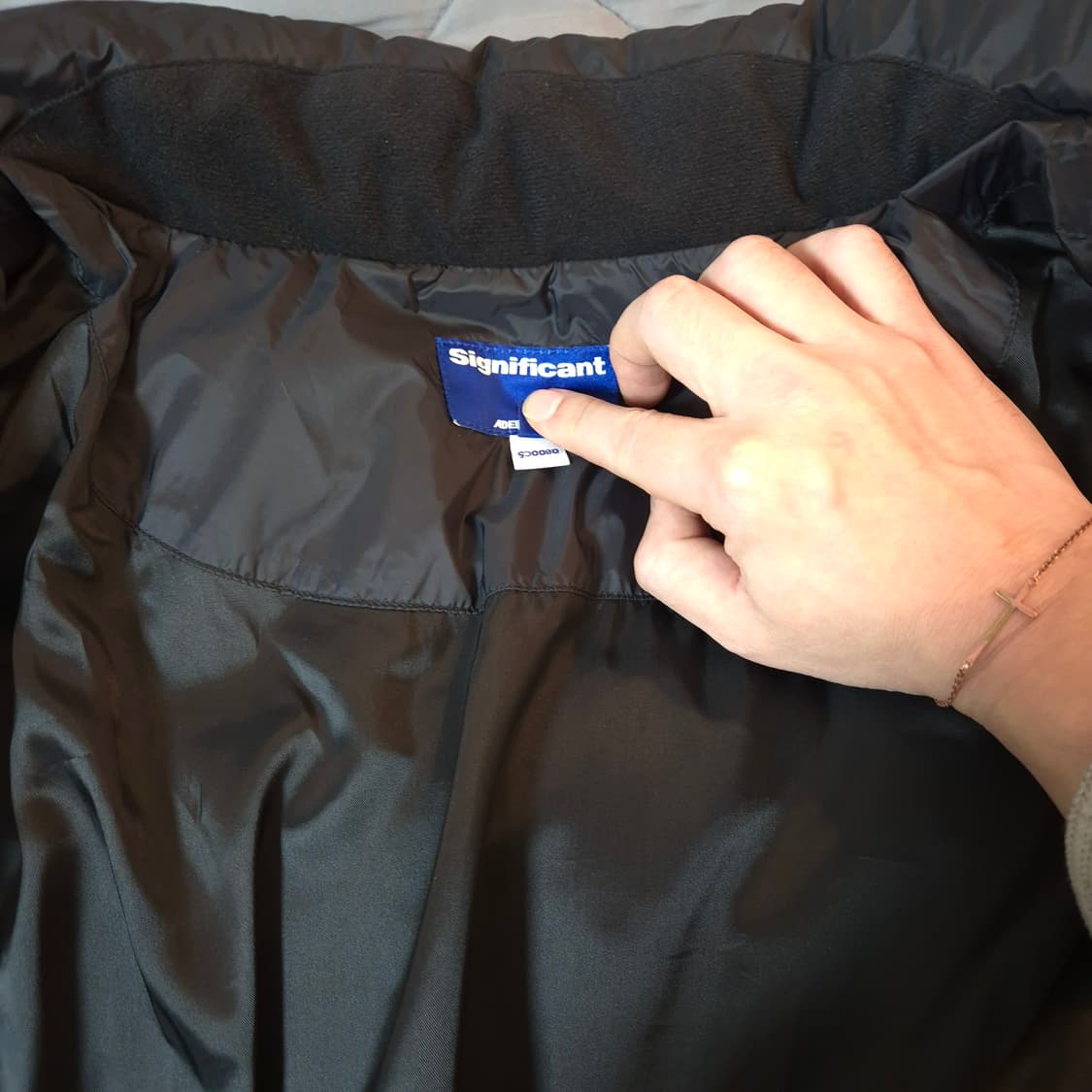 아더에러 푸퍼 패딩m  팝니다 상품이미지2