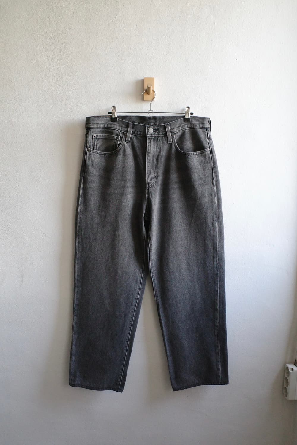 리바이스 프리미엄 568 블랙 데님 팬츠 상품이미지1