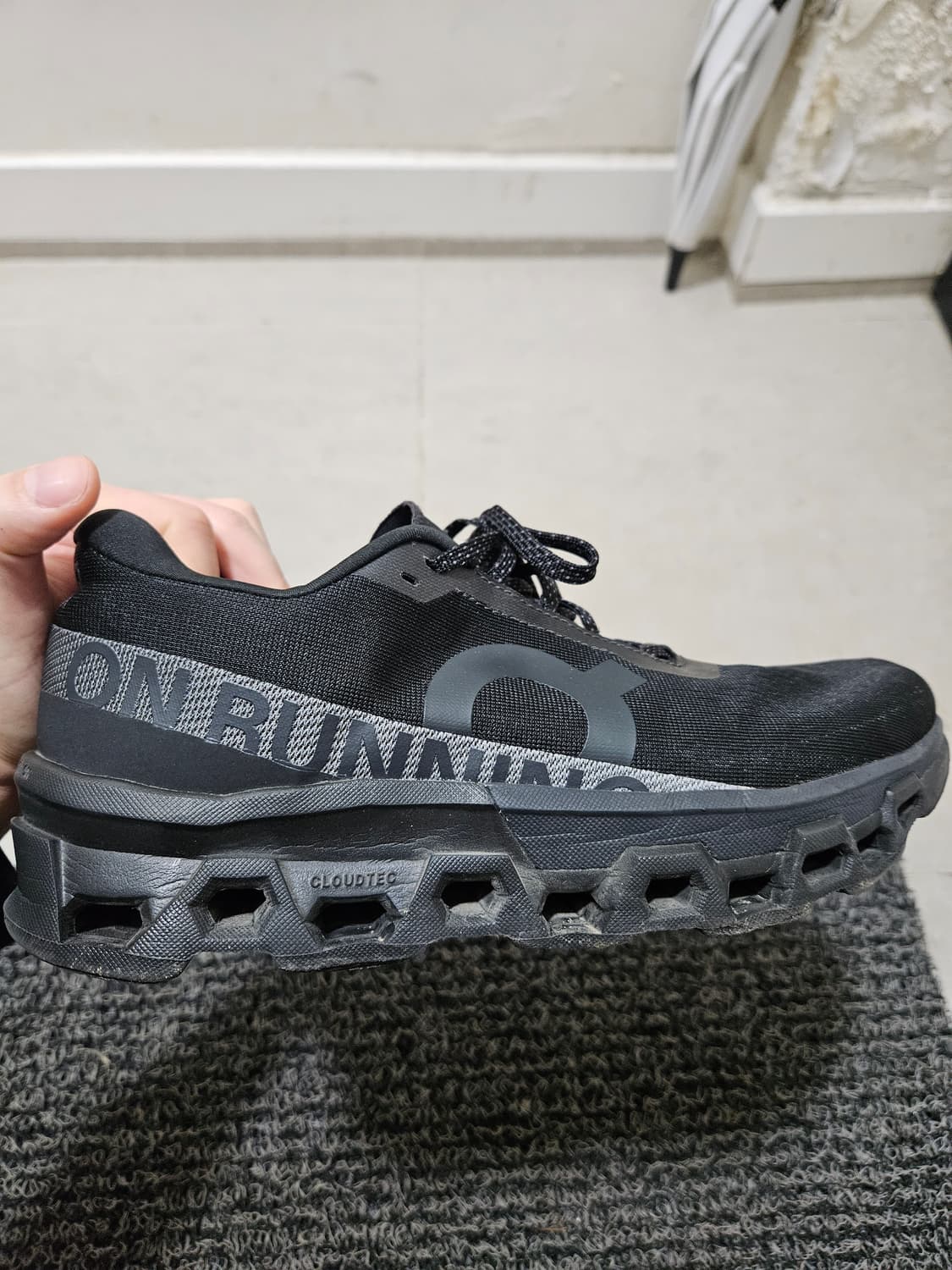 온러닝 클라우드몬스터2 블랙 상품이미지1