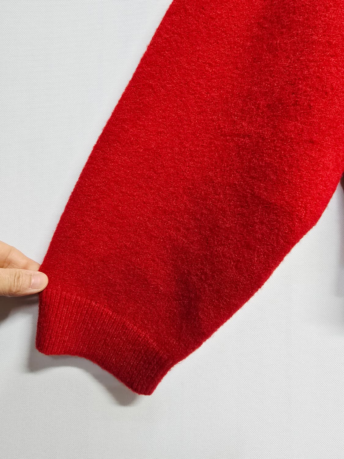 새상품 발렌시아 브이넥 크롭 니트 레드 상품이미지4