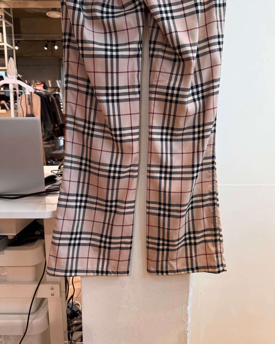 버버리 블루라벨 베이지 노바체크 팬츠  상품이미지7