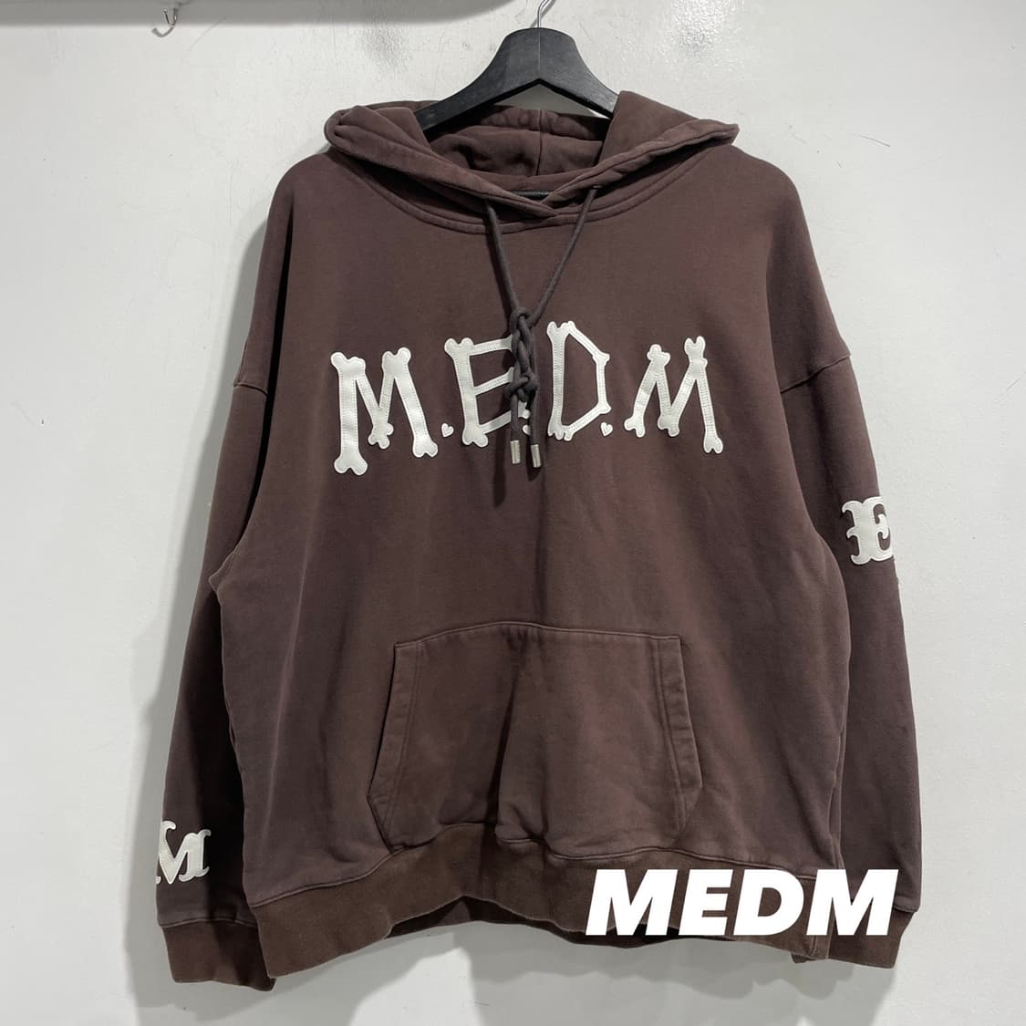 medm 자수패치 후드티 상품이미지1