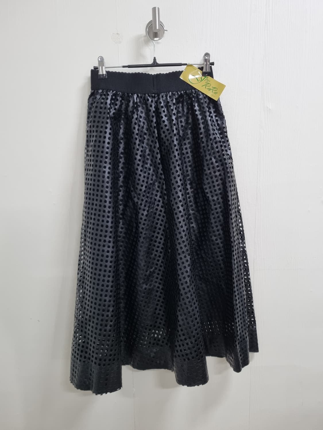 J by RaRa 새제품 블랙 펀칭 롱 스커트 55, 66사이즈 상품이미지1