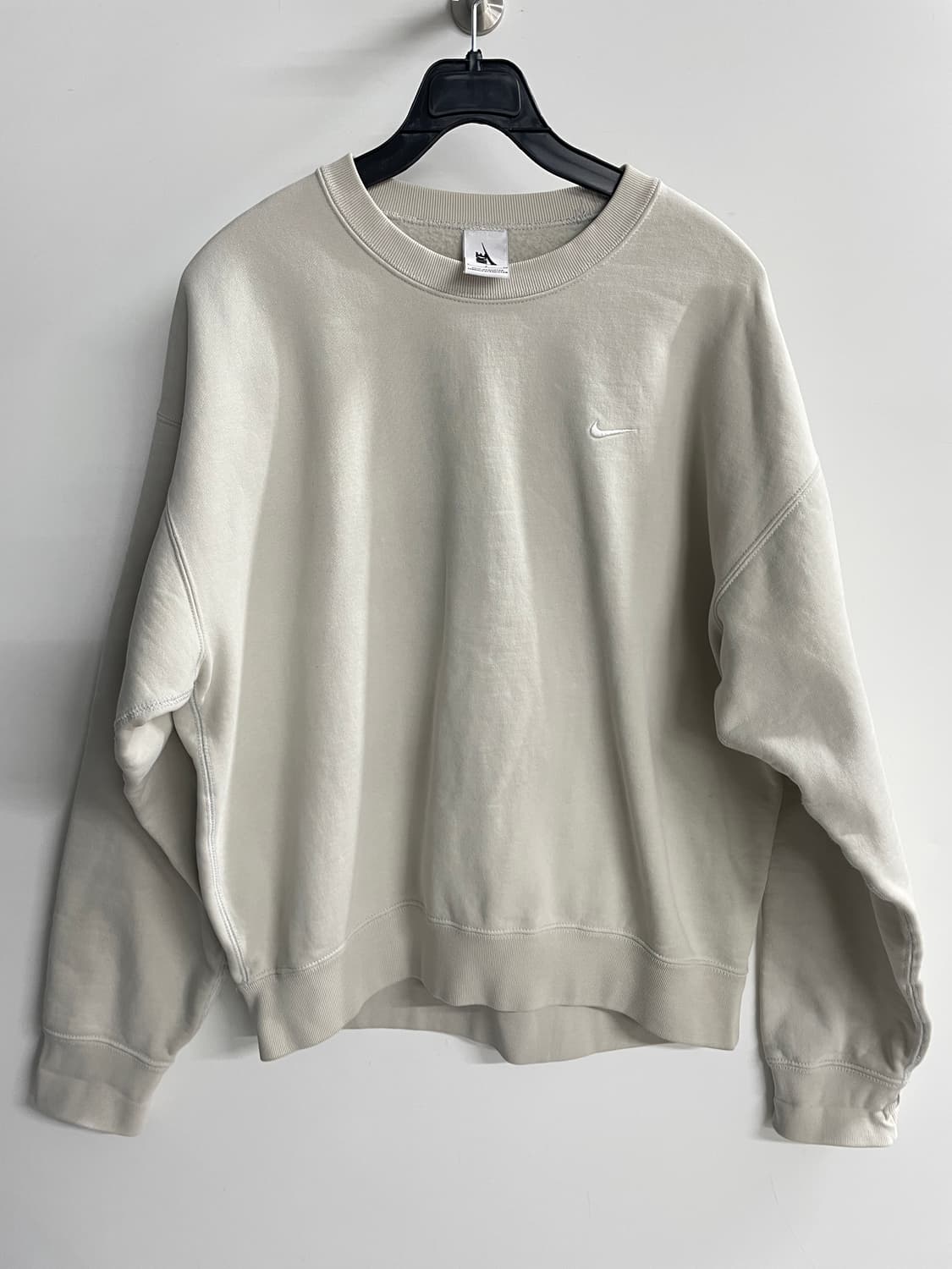 나이키 솔로 스우시 맨투맨 상품이미지1