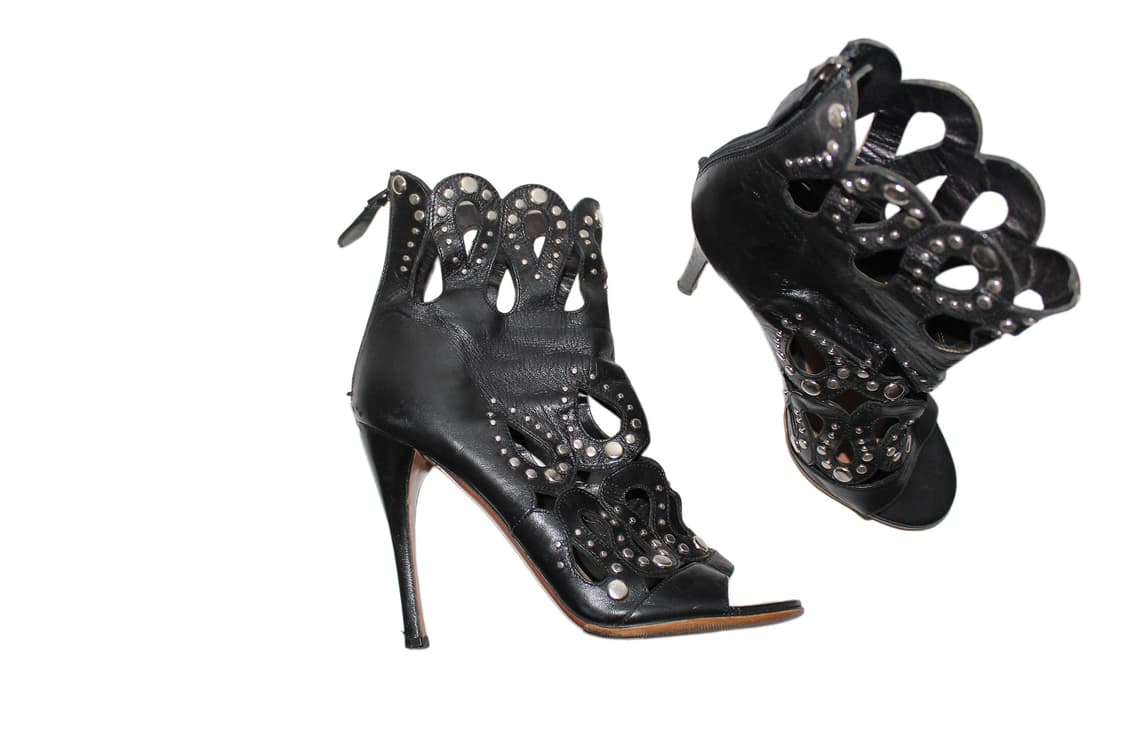 ALAIA by Pieter Mulier 알라이아 스터드 컷아웃 슈즈 상품이미지2