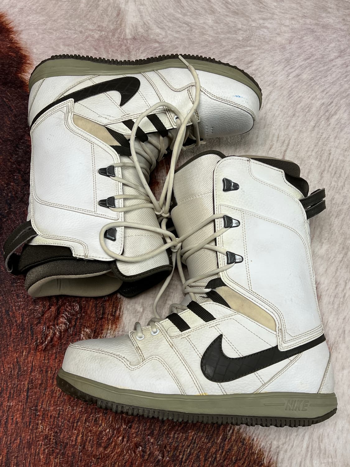 [270] 나이키 베이픈 보드부츠 화이트/블랙 42.5 상품이미지2