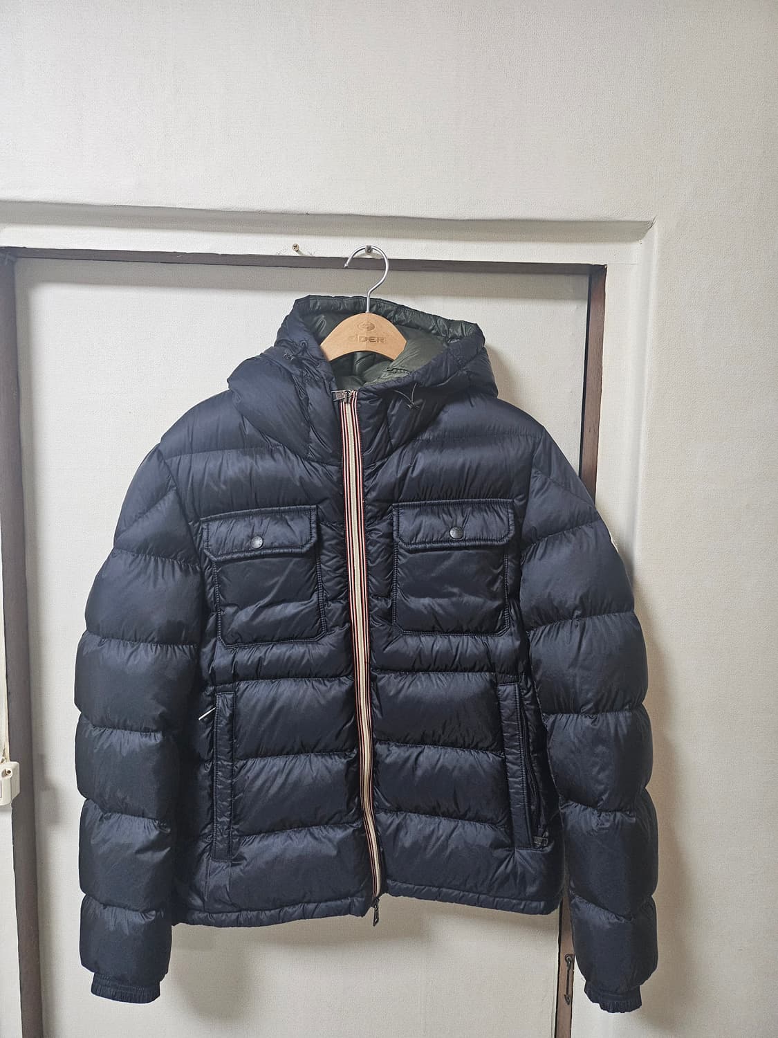 몽클레어 숏 패딩 2사이즈(95-100) 상품이미지1