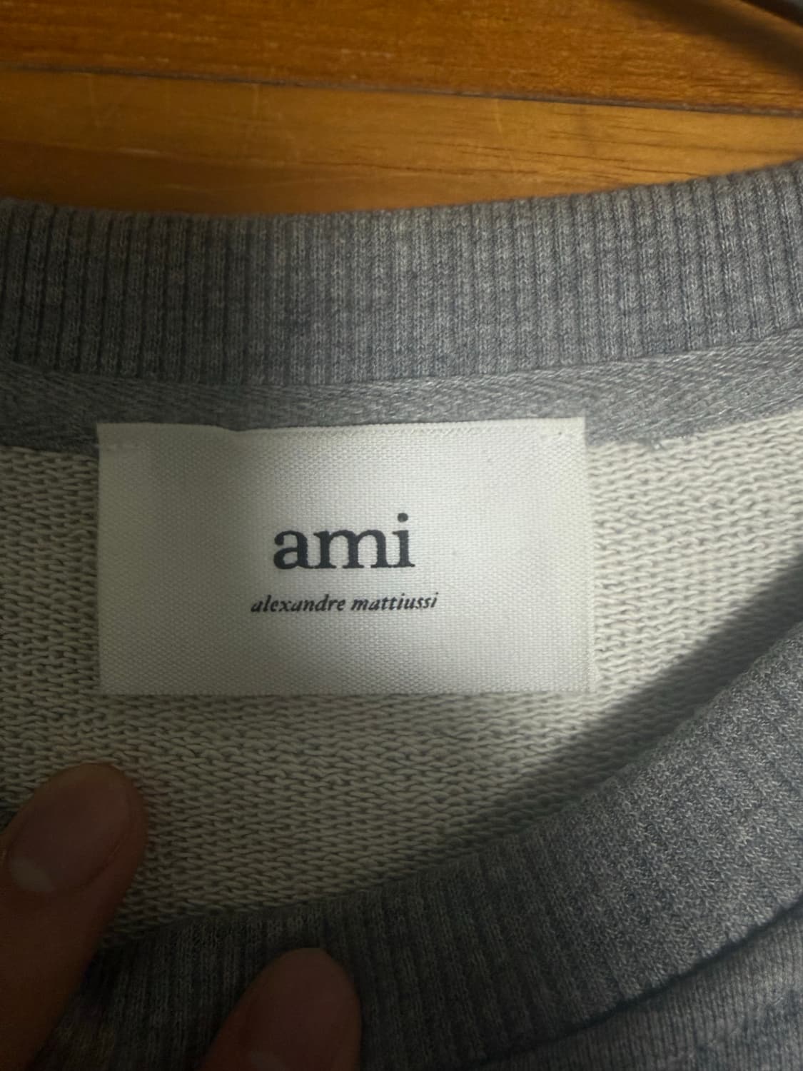 아미 스몰로고 맨투맨 XL 크림발 제품 병행수입x 상품이미지2