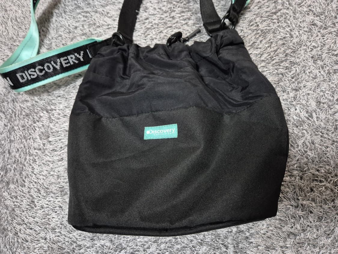 디스커버리 경량 나일론 버킷백 상품이미지2