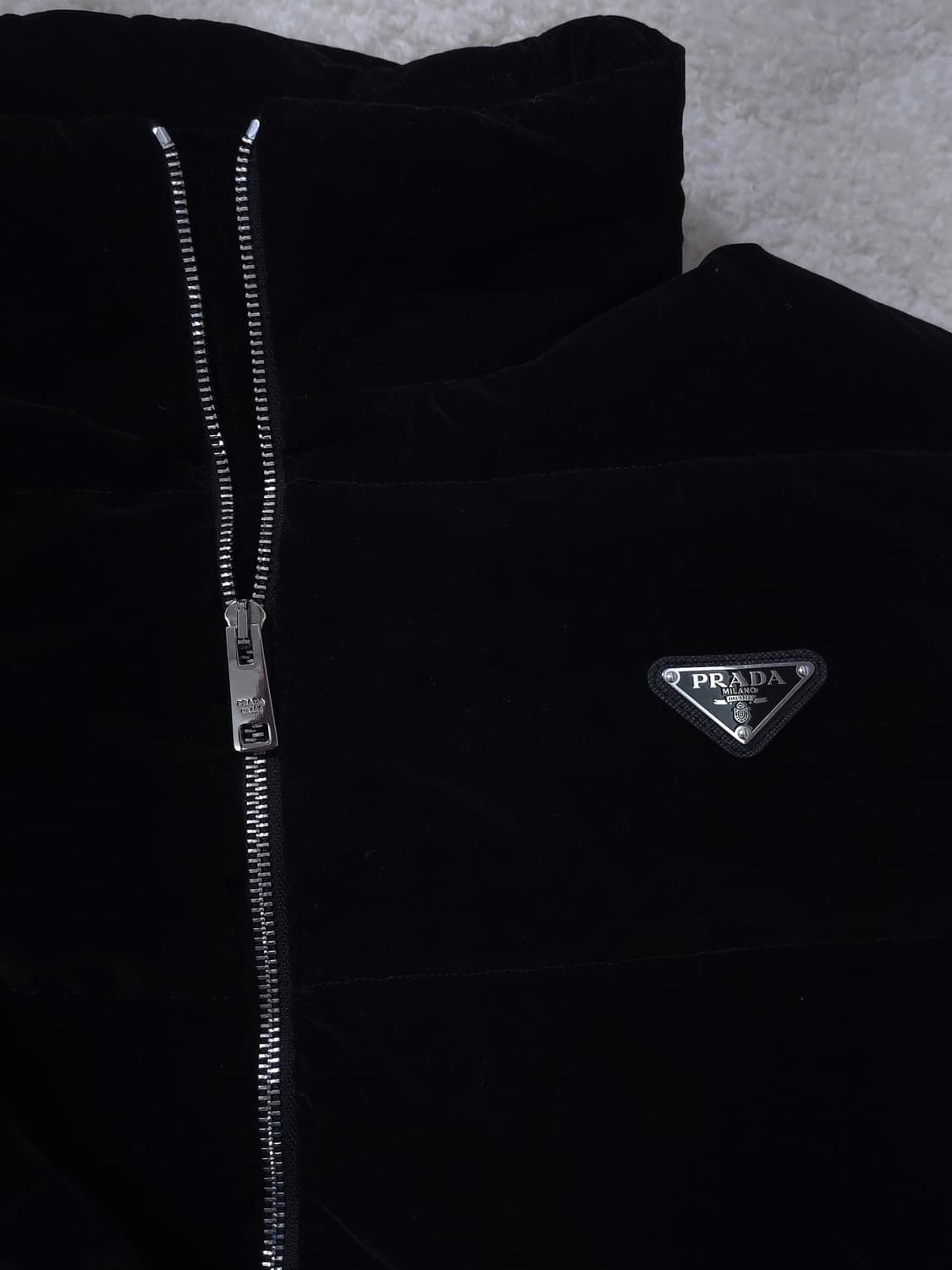 [S] 프라다 벨벳 다운 패딩 블랙(SGC407) 상품이미지3