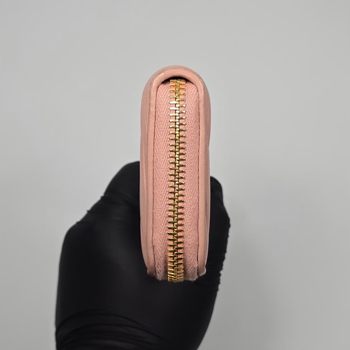 미우미우 마테라쎄 집어라운드 동전 카드 지갑 상품이미지5