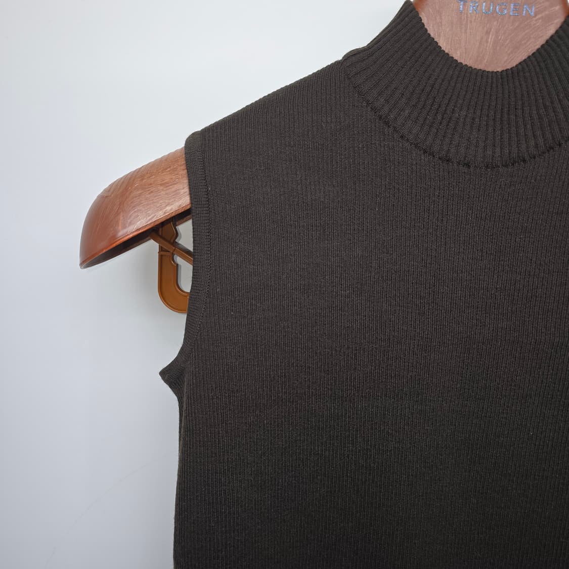 울100 터틀넥 슬리브리스 니트 레이어드 상품이미지4