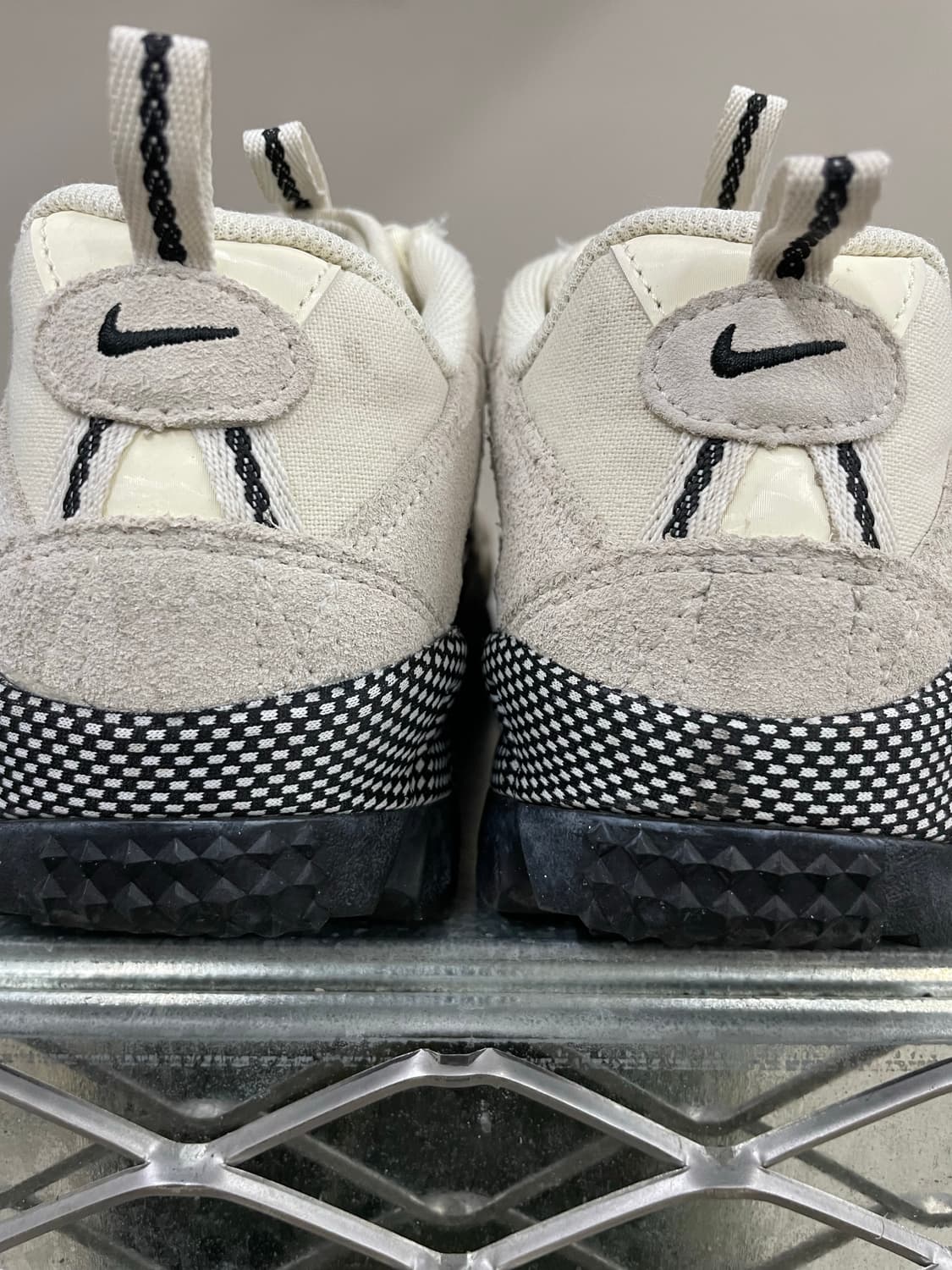 나이키 에어 휴마라 페일 아이보리 블랙 245 상품이미지9