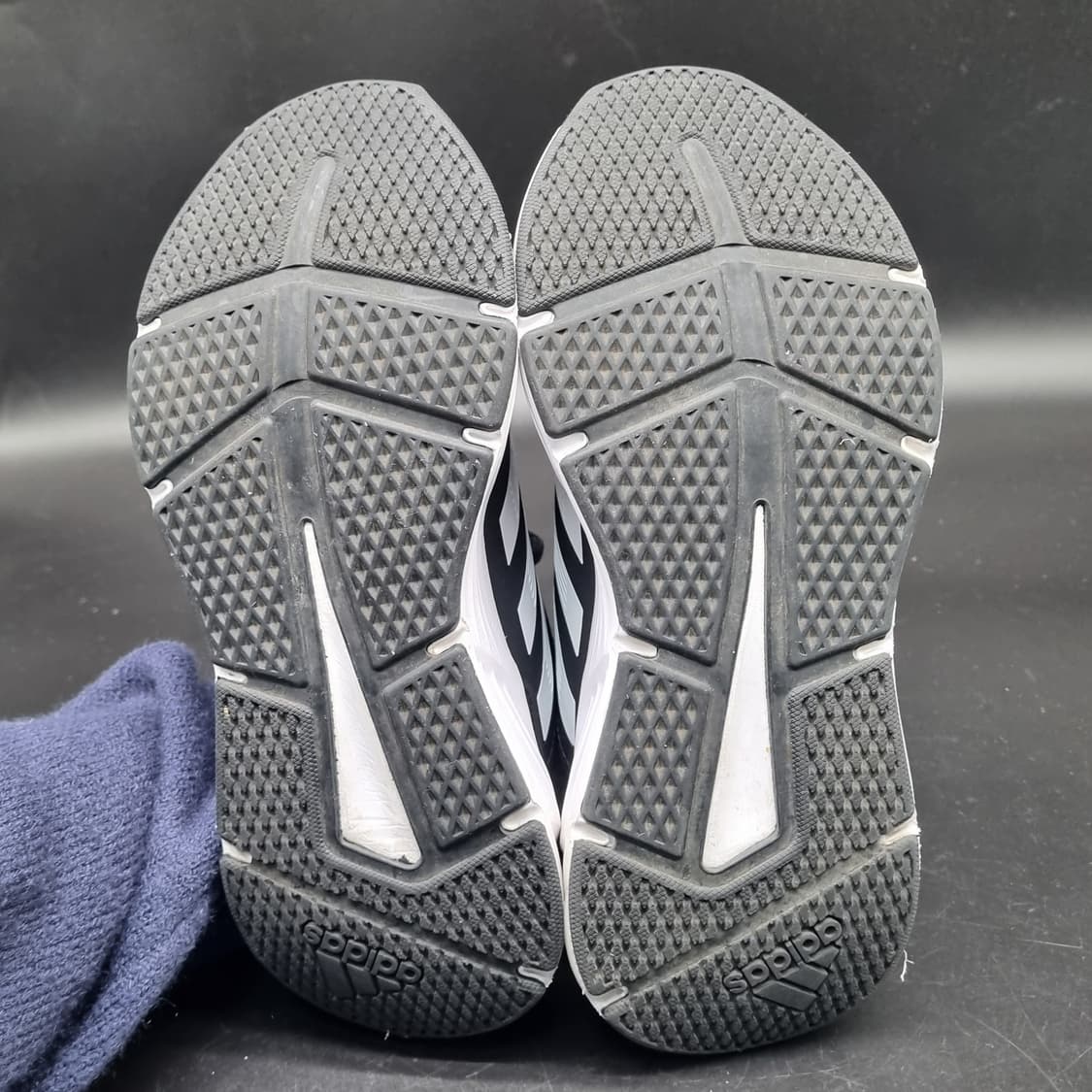 아디다스 센스부스트 여성운동화235  상품이미지3