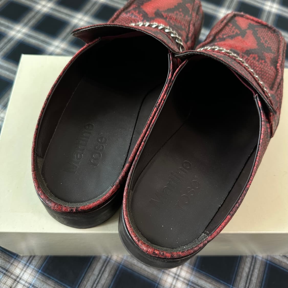 마틴로즈 레드 스네이크 스킨 체인 슬리퍼 뮬 상품이미지4
