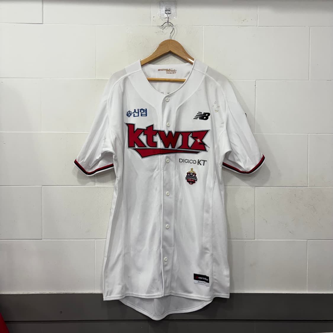 KT위즈 뉴발란스 박시영 홈 유니폼 상품이미지1