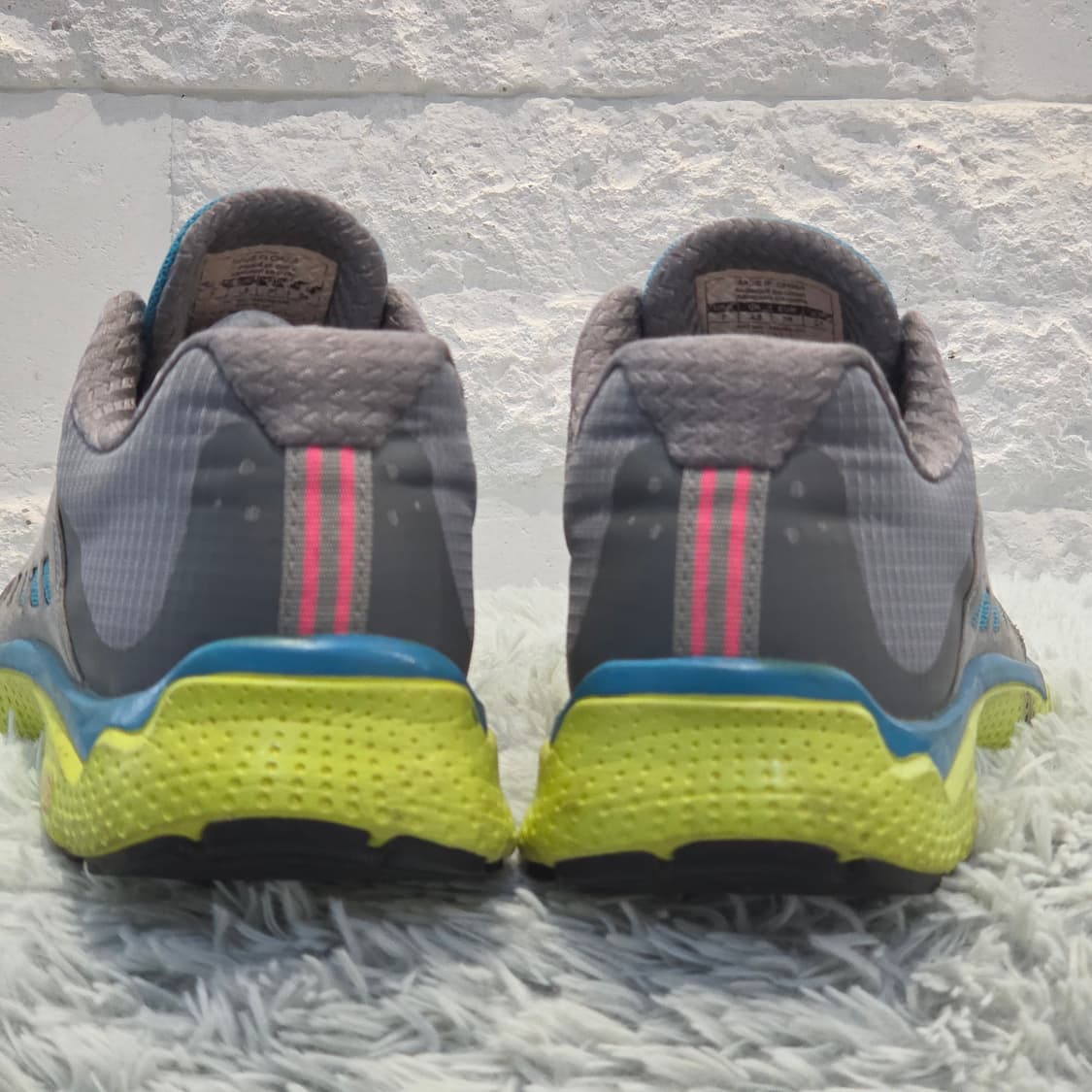 7a-22:언더아머 마이크로 G 런닝화(240) 상품이미지3