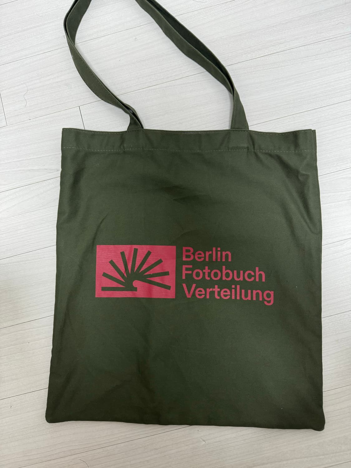베를린포토북디스트리뷰션 에코백 카키 상품이미지2