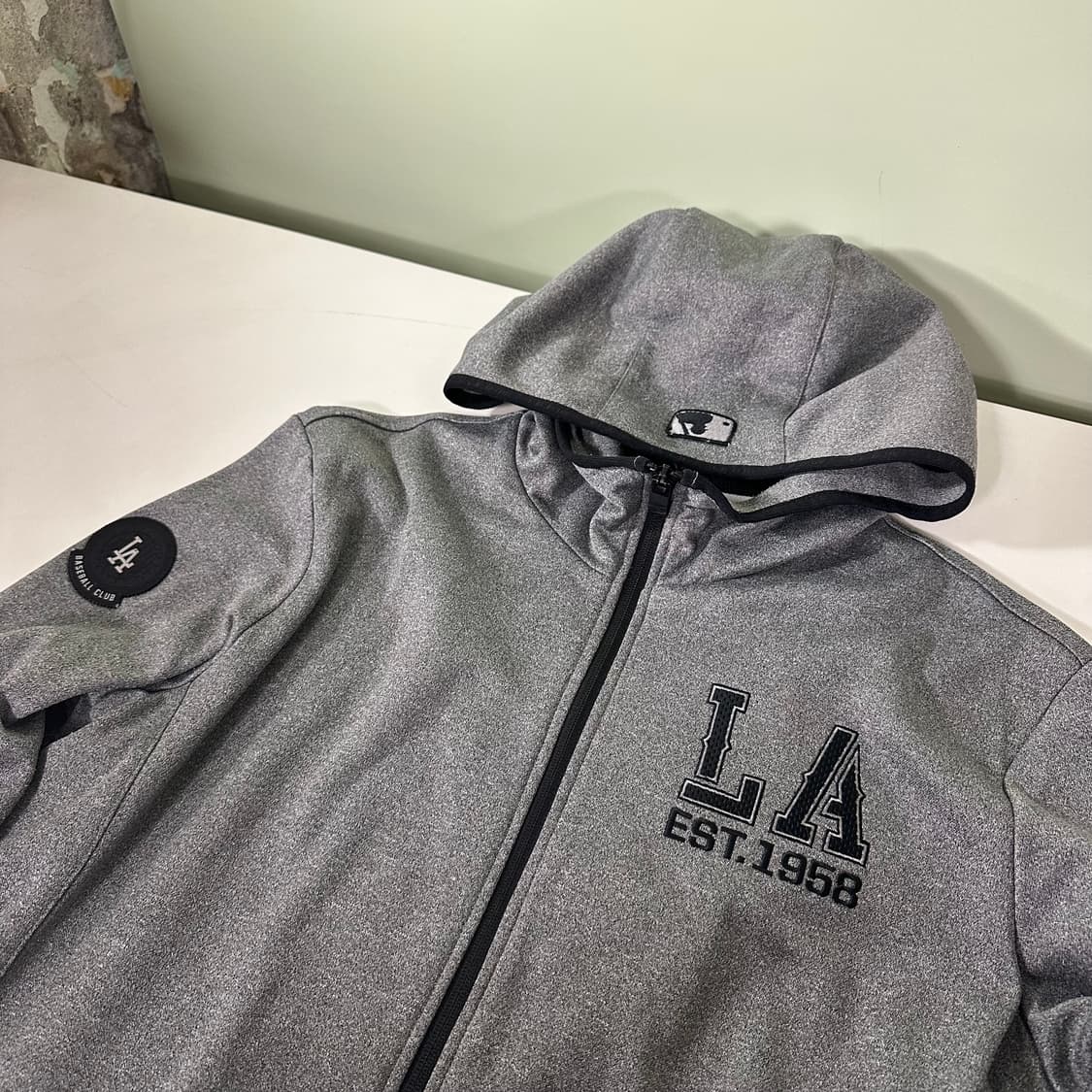 100 L MLB 진그레이 LA다저스 져지재질 웜후드자켓 상품이미지1