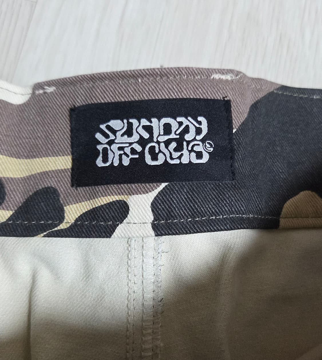 (착샷) 선데이오프클럽 카모플라주 카고 바지  상품이미지3