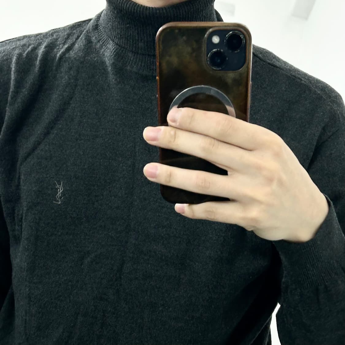 입생로랑 터틀넥 니트 상품이미지3