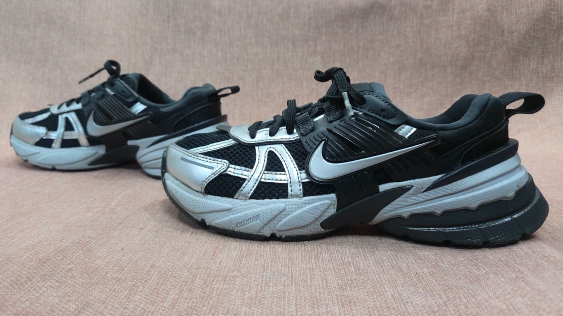 나이키 240mm-  V2K 런 블랙 메탈릭 실버 상품이미지4