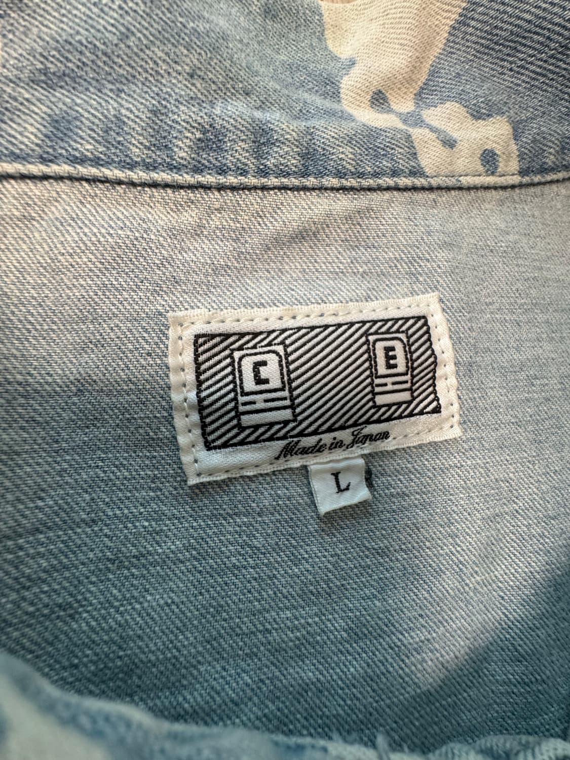 카브엠트 노이즈 프린팅 데님 자켓 상품이미지2