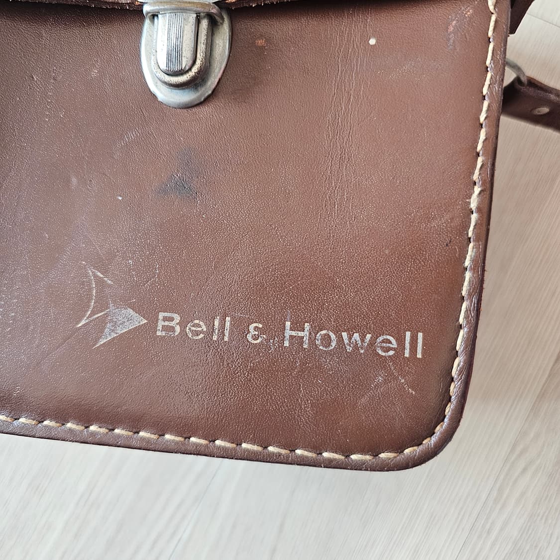 Bell & Howell 1950년대 빈티지 레더 카메라 가방 크로스백 상품이미지9