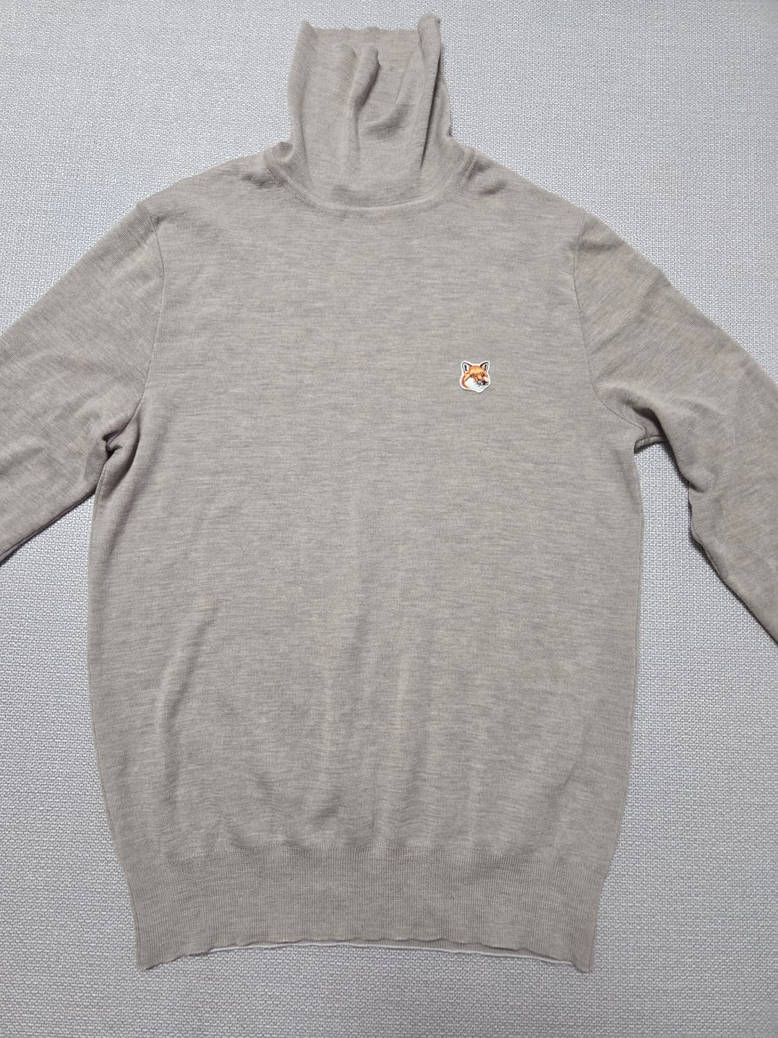 메종키츠네 니트 목플라 팝니다 상품이미지2