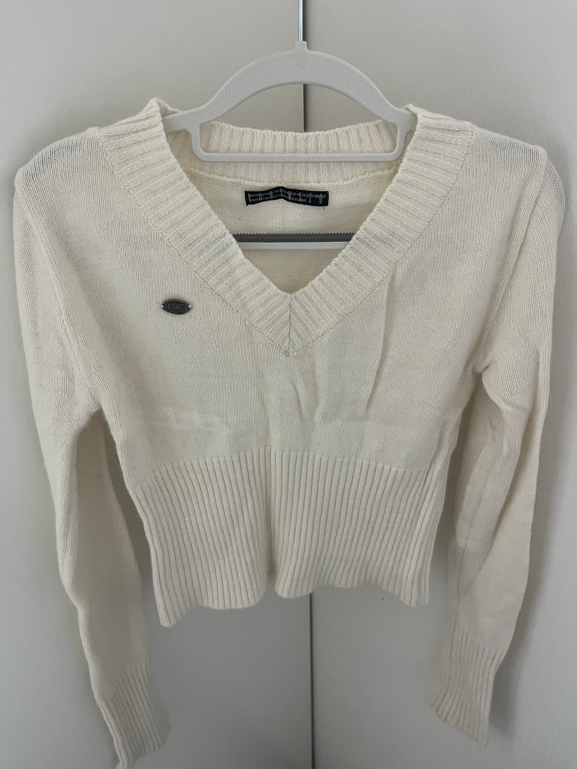 보헤미안서울 슬림핏 브이넥 앙고라 니트 아이보리 상품이미지1