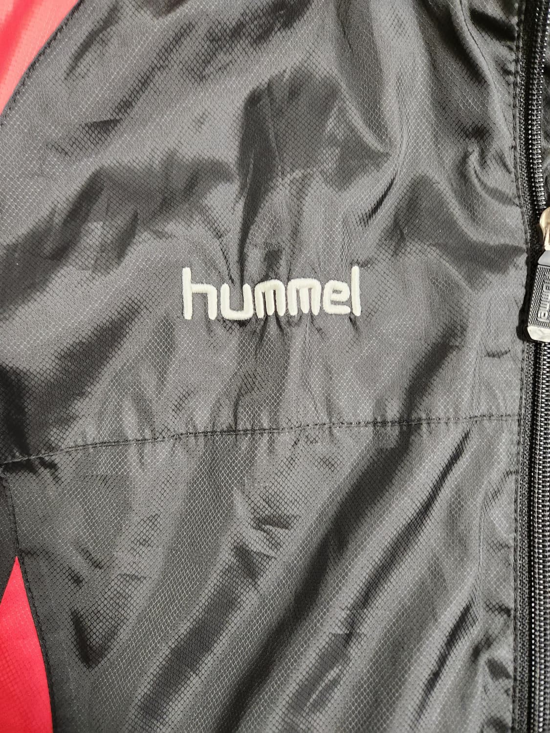 험멜 우븐집업 바람막이 사이즈m

오염없이 깨끗한데 소매 늘어남있어서 싸 상품이미지2