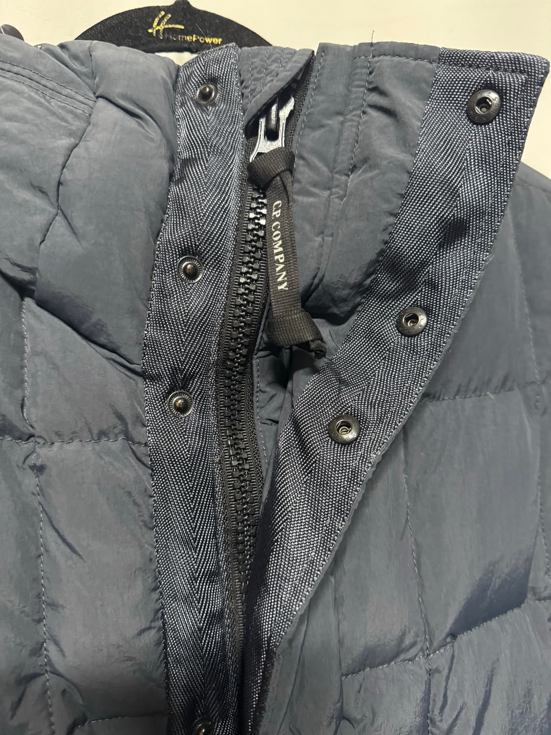100 CP컴퍼니 고글 후드 패딩조끼 상품이미지5