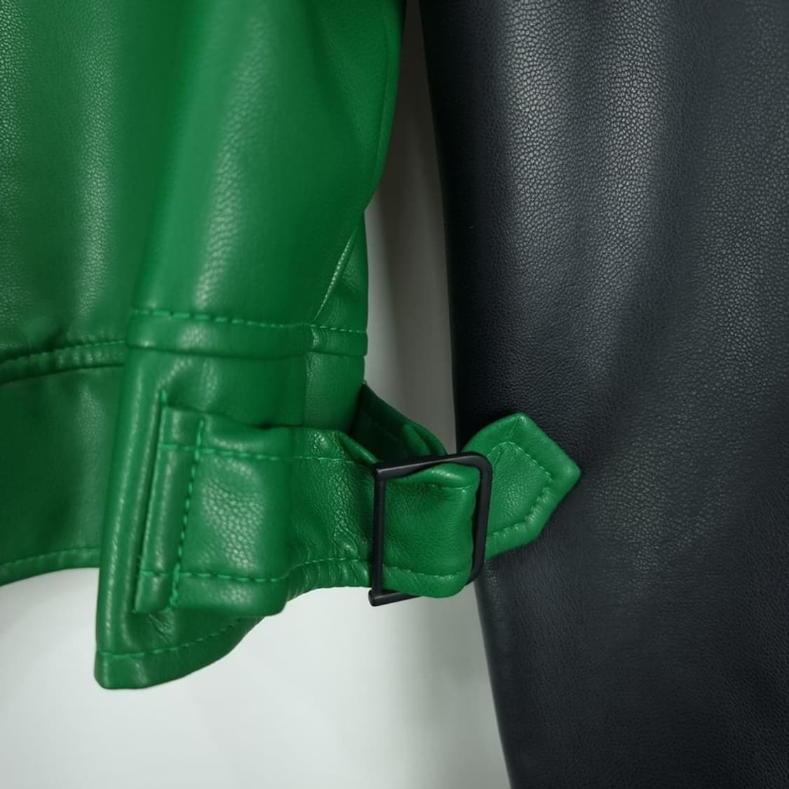 [더 아이덴티티프로젝트] 비건 레더 크롭 레이싱 바이커 자켓 M19011 상품이미지6