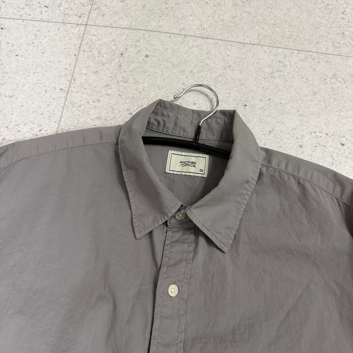 어나더오피스 볼드 가먼트 셔츠 콘크리트 상품이미지2