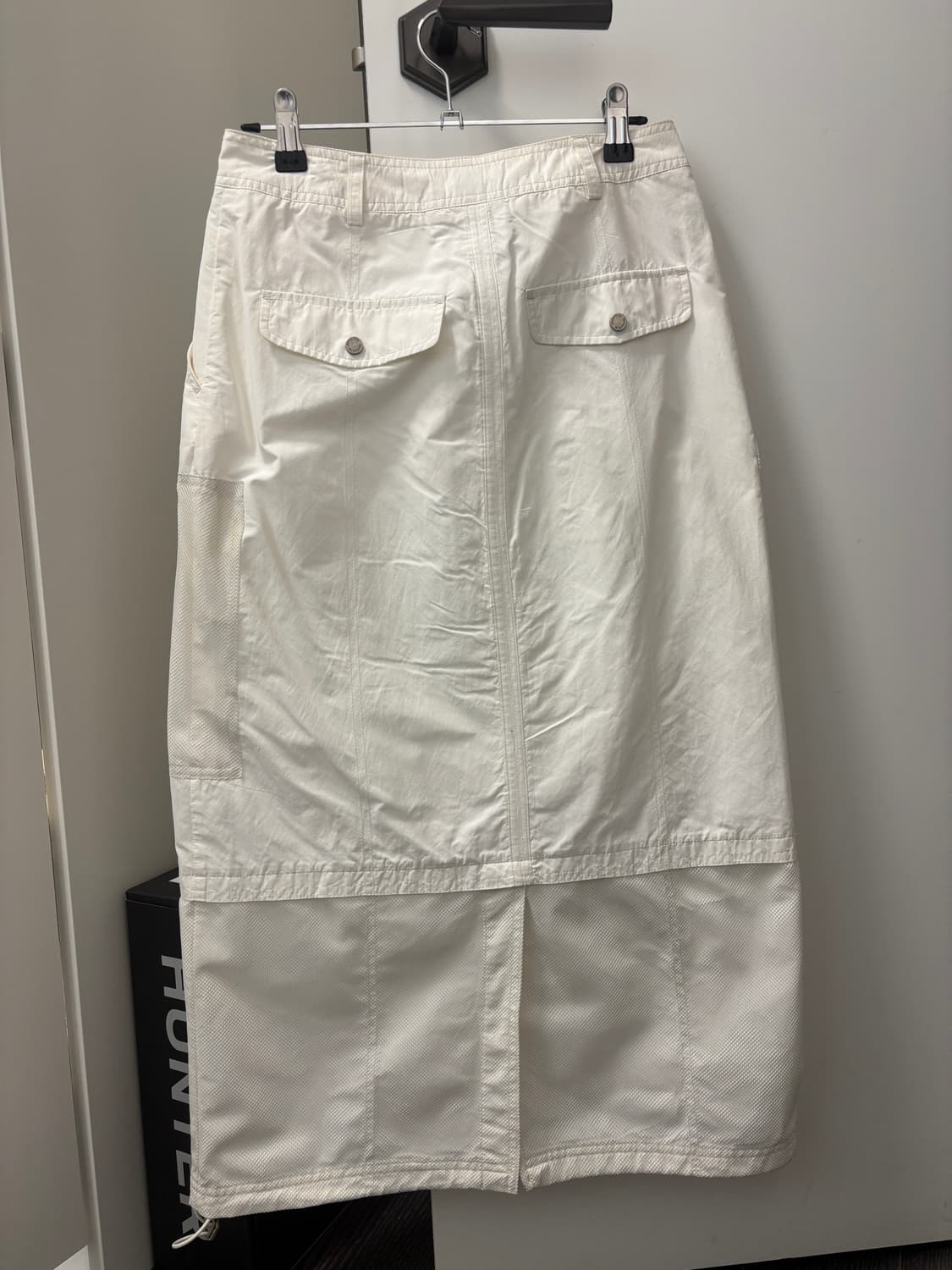 마뗑킴 NYLON MIX POCKET MAXI SKIRT IN WHITE 상품이미지6