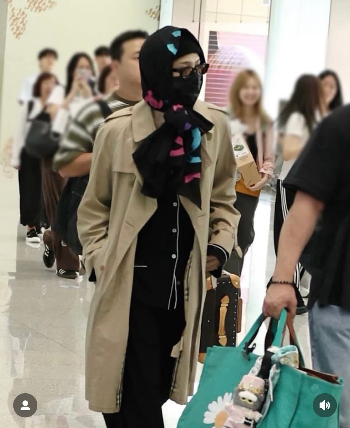 버버리 카키 트렌치코트 상품이미지1