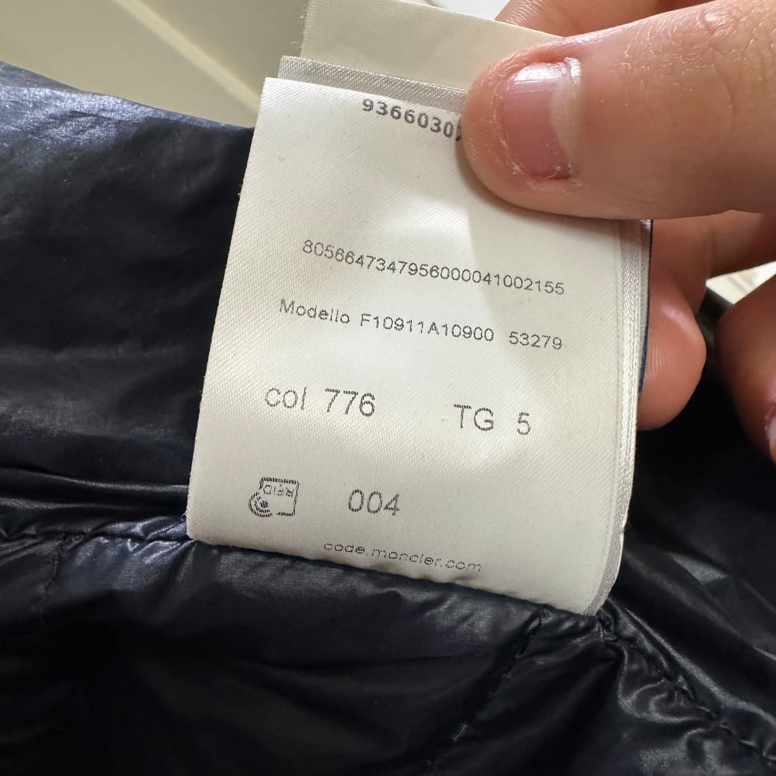 몽클레어 다니엘 경량패딩 5사이즈 네이비 상품이미지10