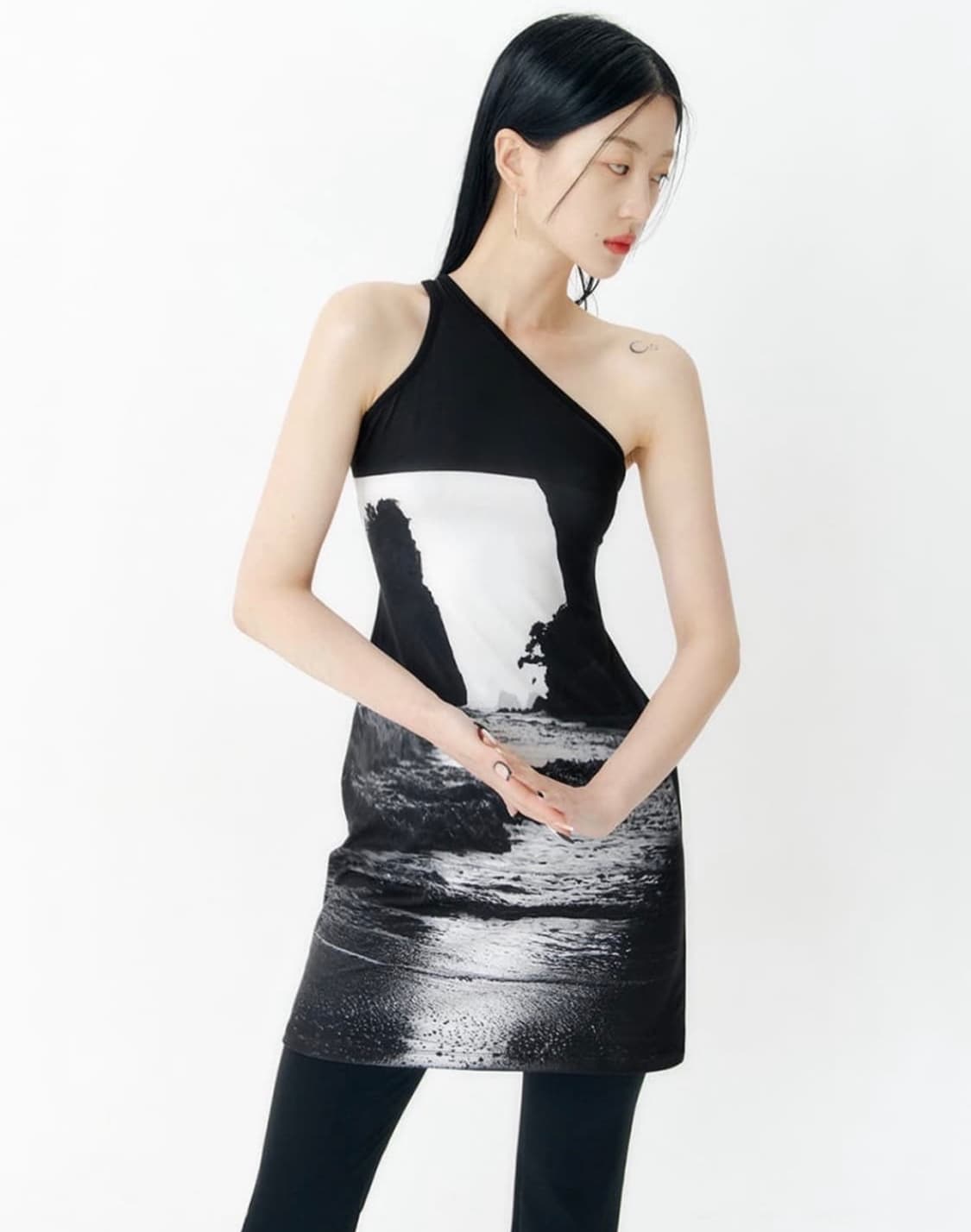 새상품 YUSE 유즈 백리스 원피스 상품이미지1