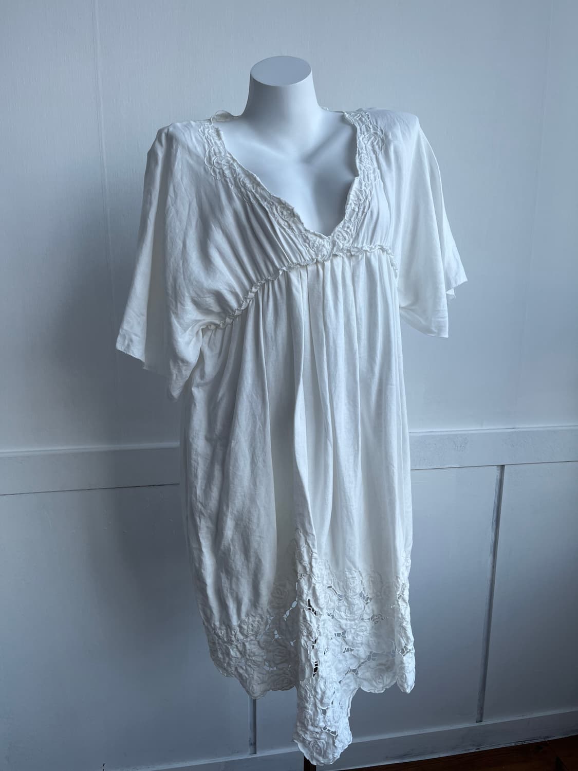 화이트 넥플라워 원피스 상품이미지2