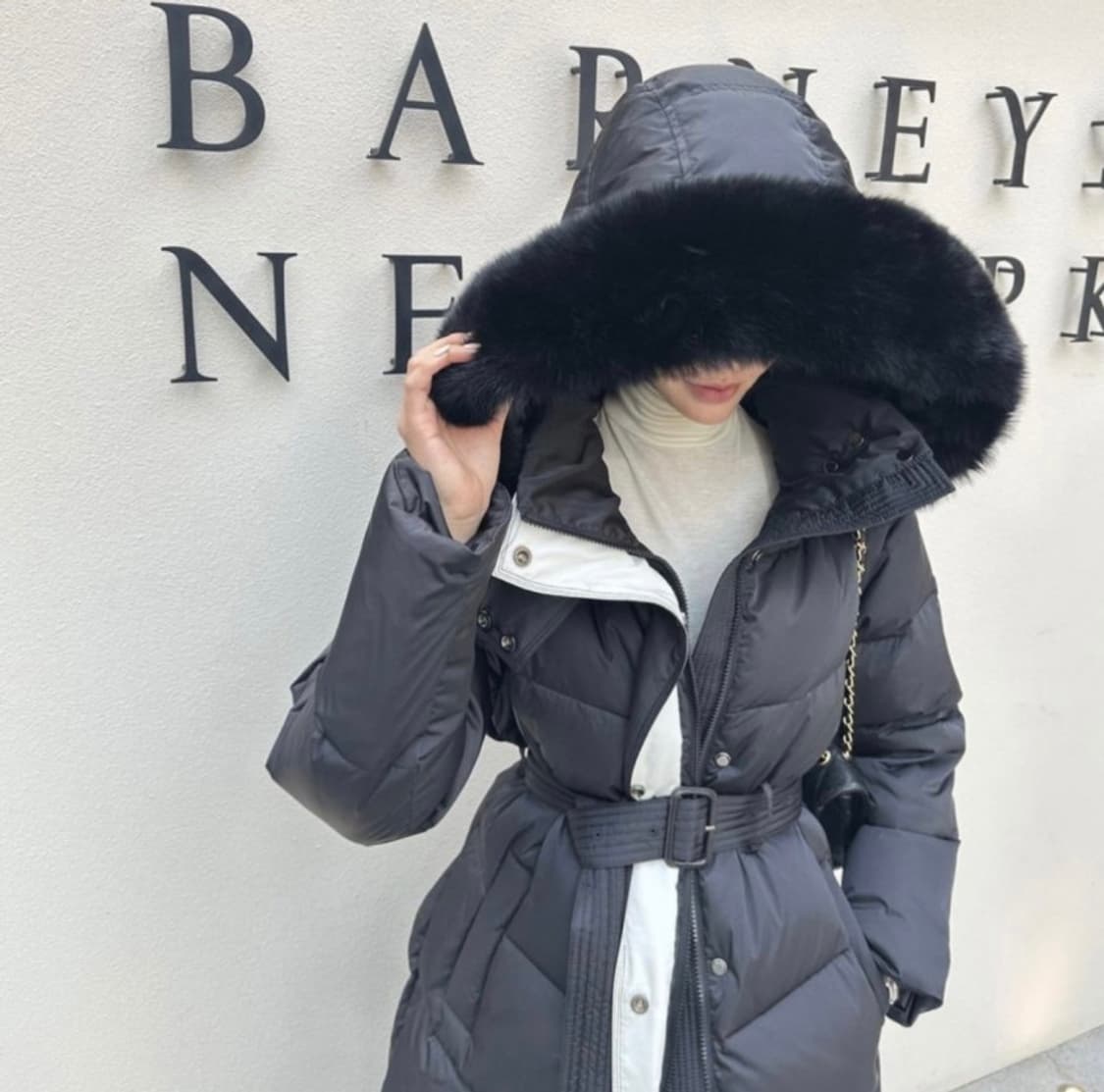 사가폭스퍼 배색 롱패딩 (오리털100, 착샷o) 상품이미지4