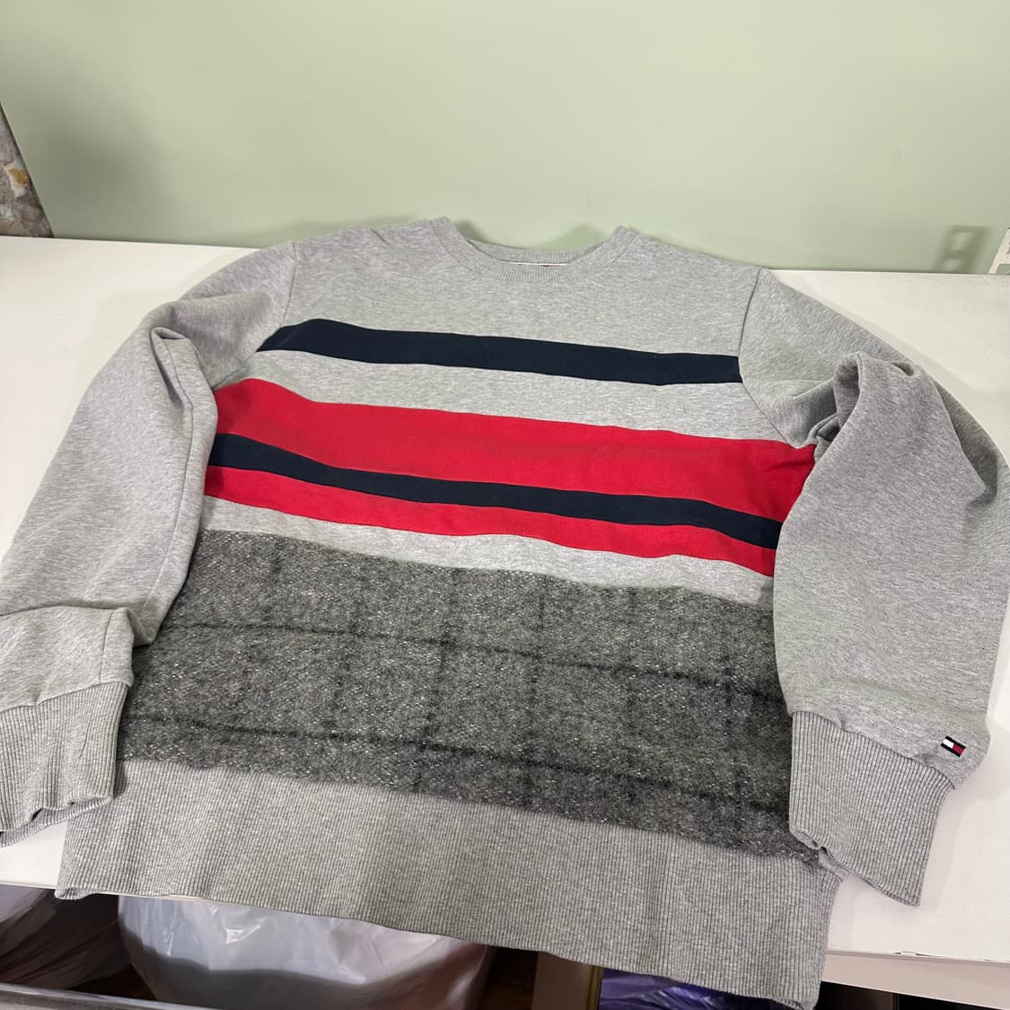 M 타미힐피거 그레이 울포인트 단가라맨투맨 상품이미지3