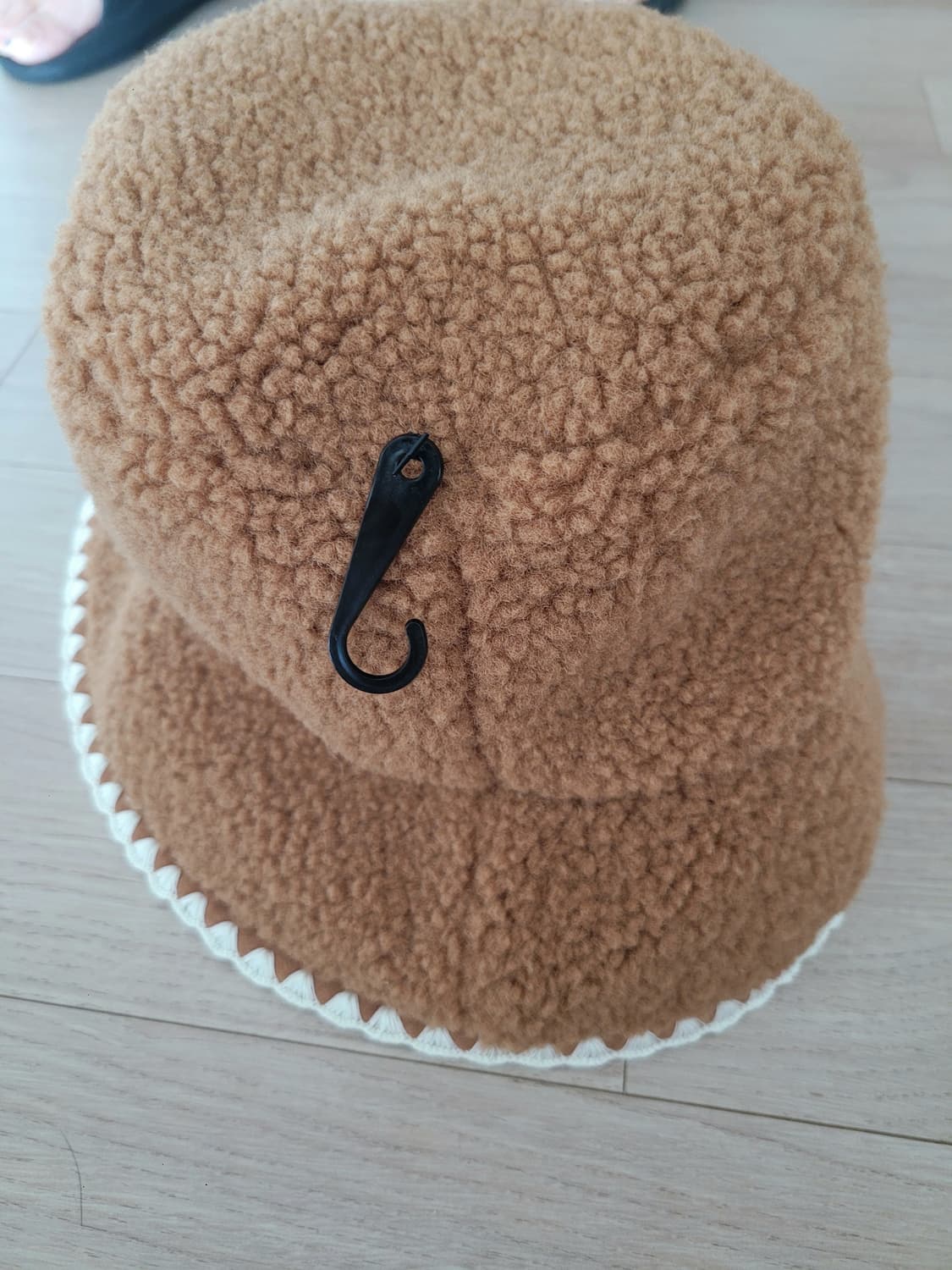 어그 플러프 스캘럽드 버킷햇 체스트넛 상품이미지6