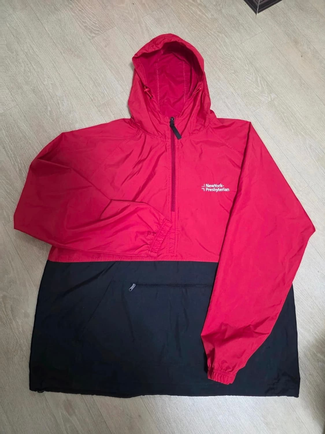 뉴욕 장로교 병원 굿즈 패커블 아노락 바람막이 상품이미지1