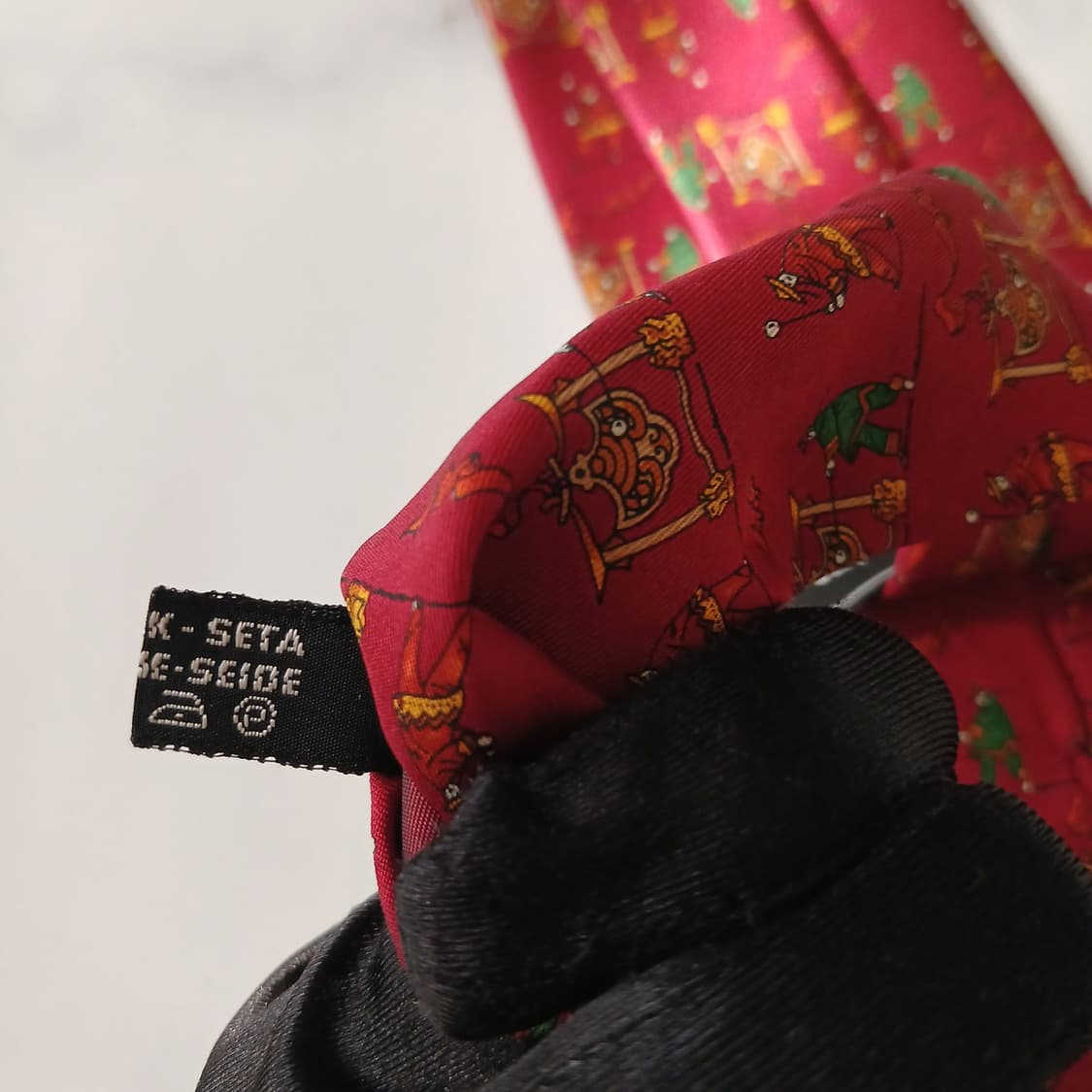 살바토레 페라가모 실크 레드 넥타이 9.7cm A등급 A18854
 상품이미지9