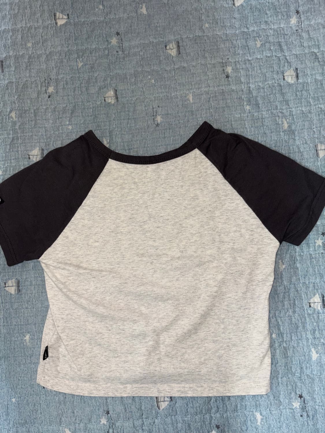 일괄 팬시클럽 플로윙 투 톤 스트링 팬, 러프 레글런 크롭 티 상품이미지7