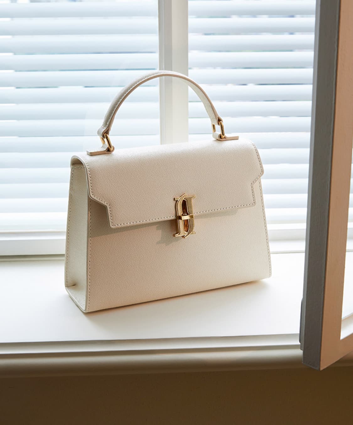 제이에스티나 사첼백(새상품) 상품이미지1