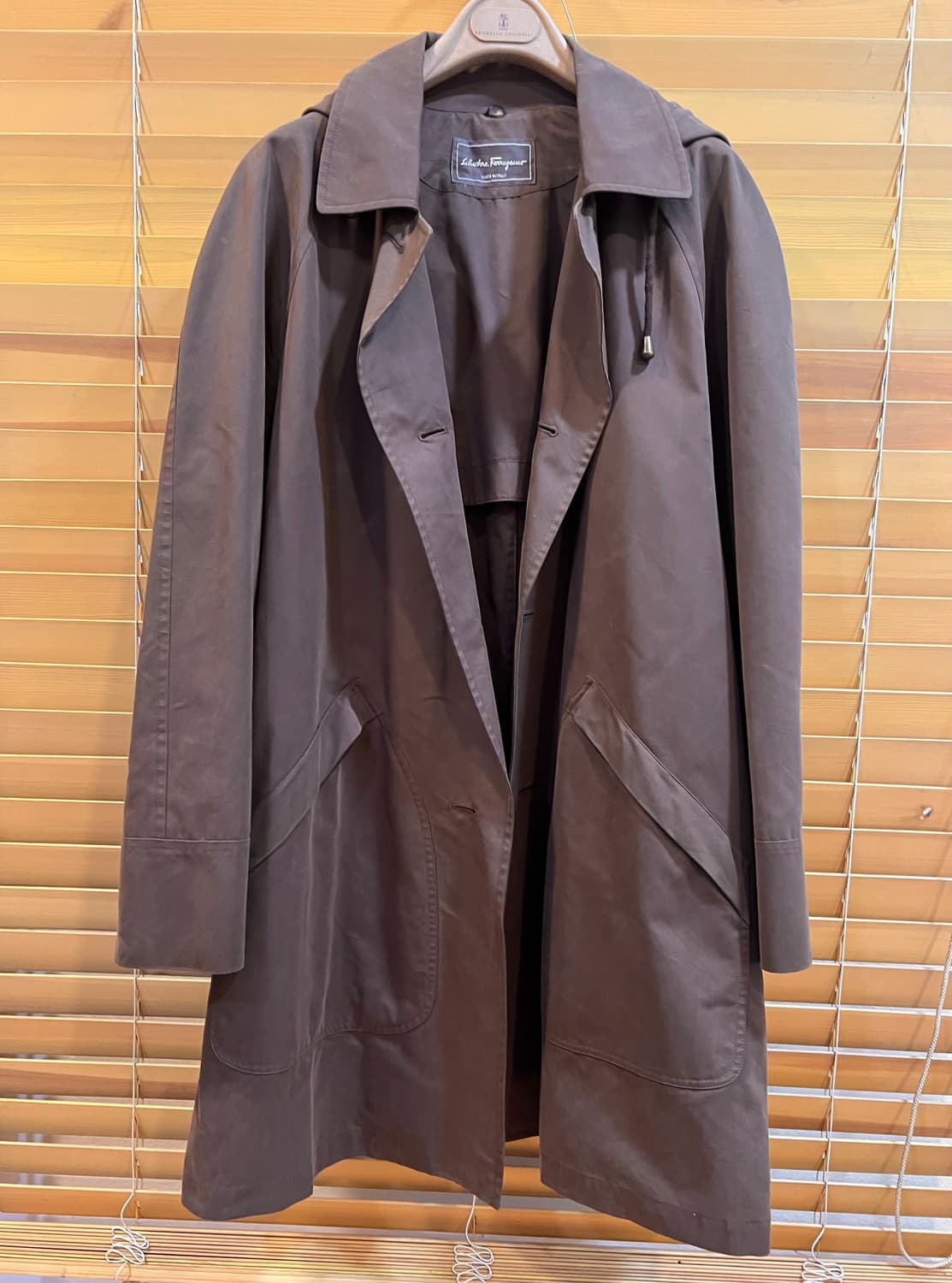 살바토레페라가모 남성 브라운 레인코트 레이어드코트 상품이미지2