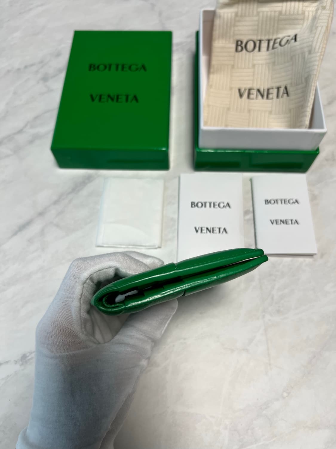 보테가베네타 슬림 폴더형 지갑 패러킷 상품이미지6